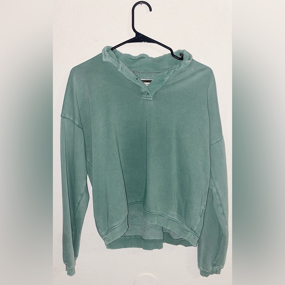 American Eagle Green Collar Long Sleeve